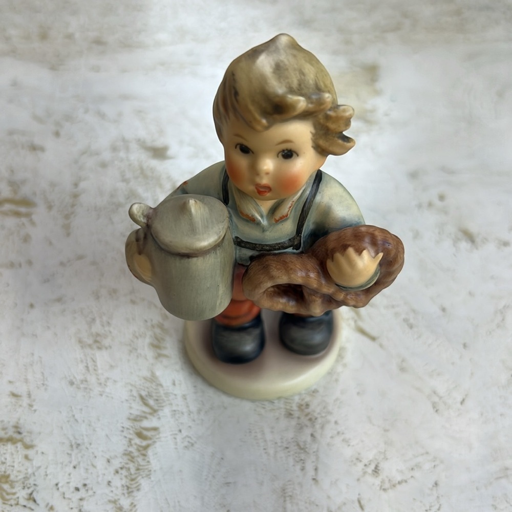 Pretzel Boy Goebel Germany Hummel figurine 2093 First Issue Millennium 2000 - Picture 2 of 7